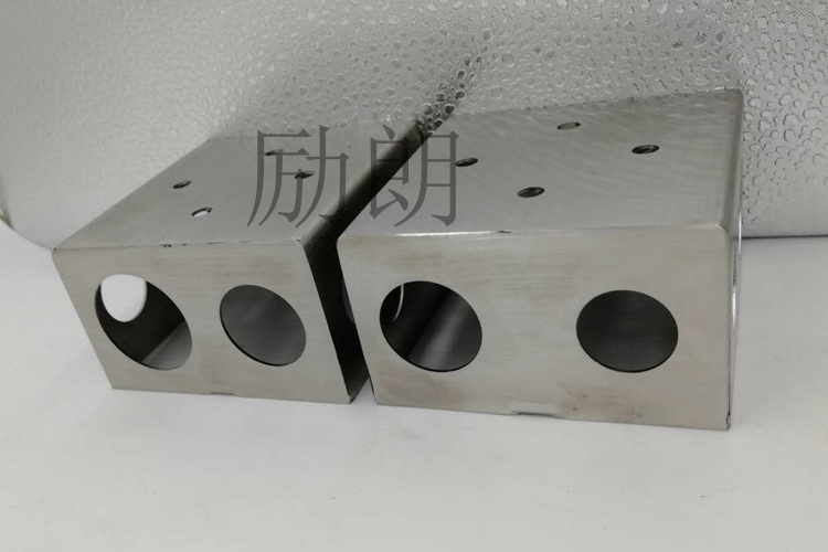 不銹鋼接線盒生產(chǎn)廠家規(guī)模比較大的有哪些？